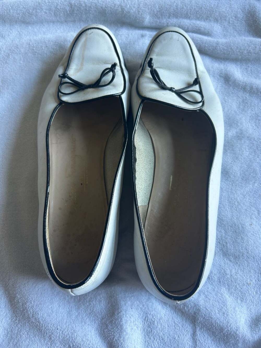 Salvatore Ferragamo Leather Flats White Black